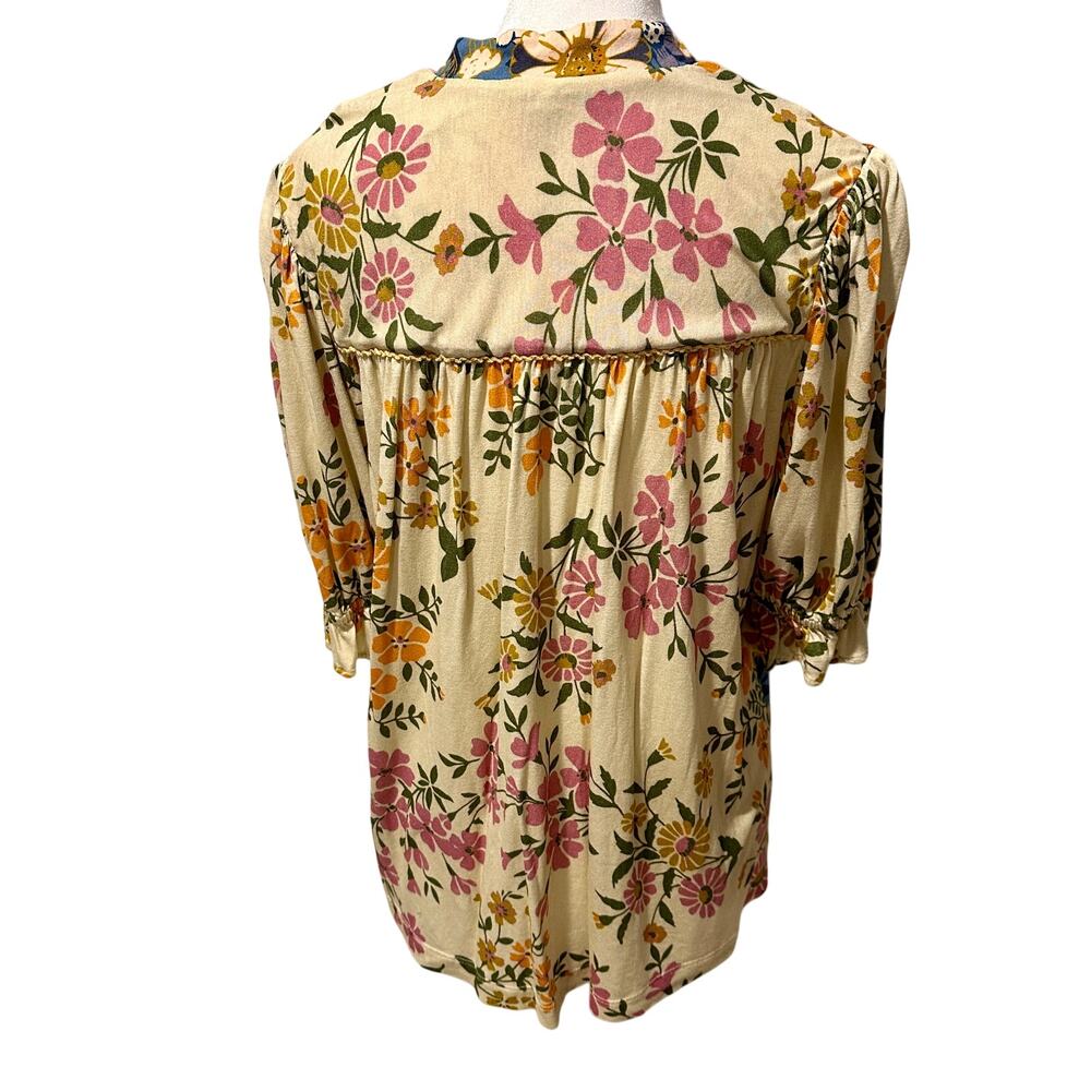 Anthropologie Floral Short Sleeve V-Neck Tee in Navy, Cream, Orange, Pink - Picture 9 of 12